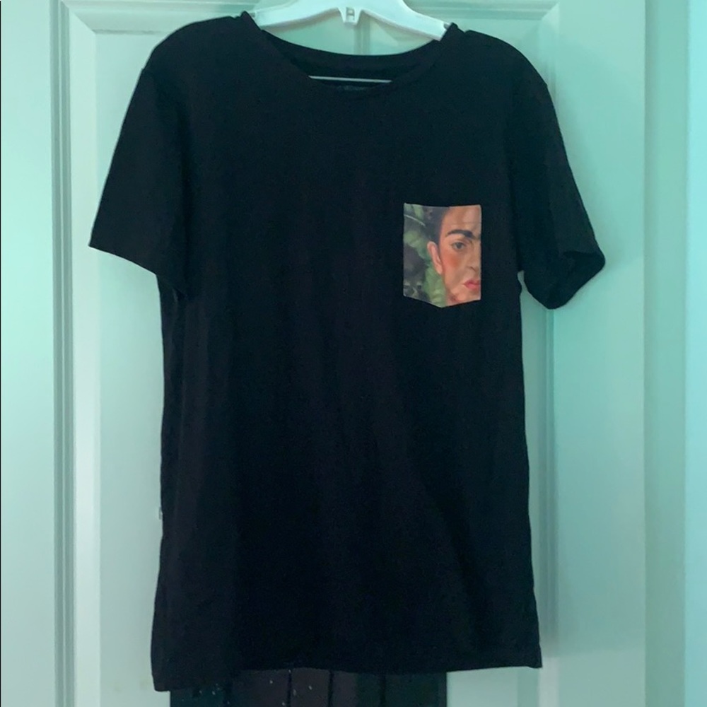 Black T Shirt w/ Frida Kahlo Pocket